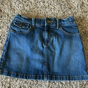 Tommy Hilfiger girls 10.adjustable waist band elastic still very good.Buttons .